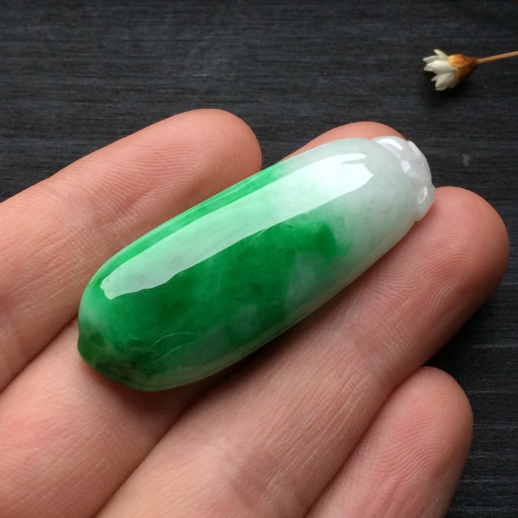 （超值推荐）糯冰种飘翠福瓜挂件