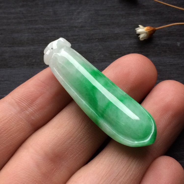 （超值推荐）糯冰种飘翠福瓜挂件