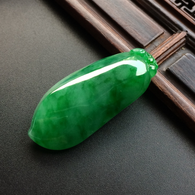 （超值推荐）糯冰种飘翠福瓜挂件