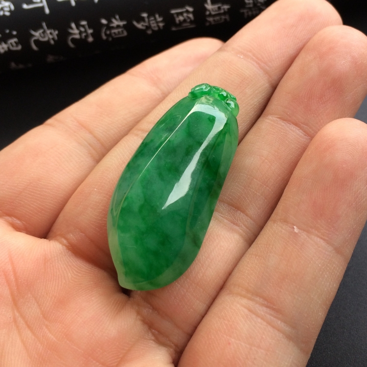（超值推荐）糯冰种飘翠福瓜挂件