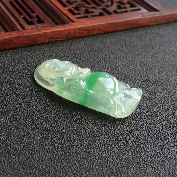 (超值推荐)冰种飘翠站佛挂件