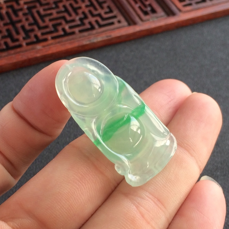 (超值推荐)冰种飘翠站佛挂件