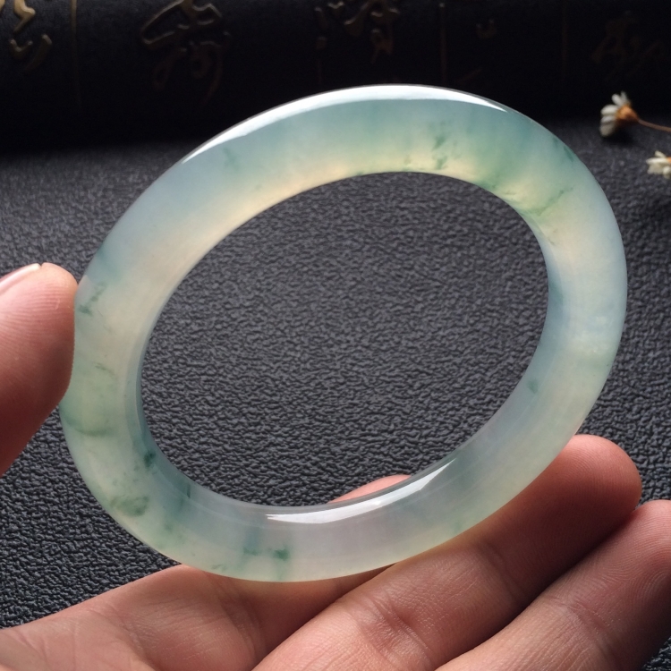 （超值推荐）冰种飘花圆条手镯（55.3mm）