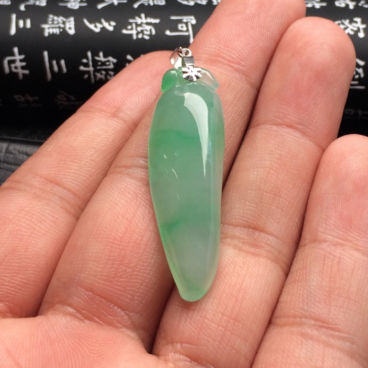 （超值推荐）冰种飘翠福瓜挂件（金扣）