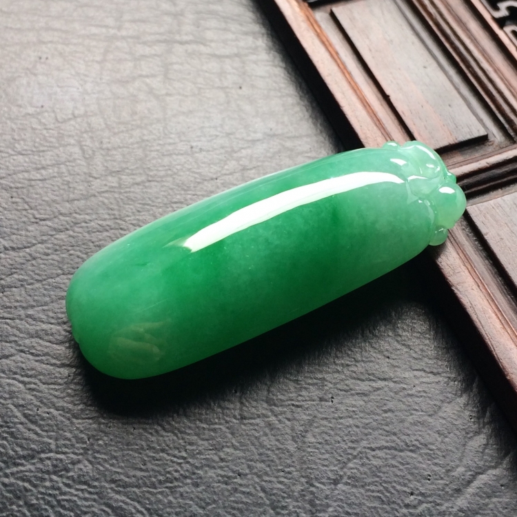 （超值推荐）糯冰种飘翠福瓜挂件