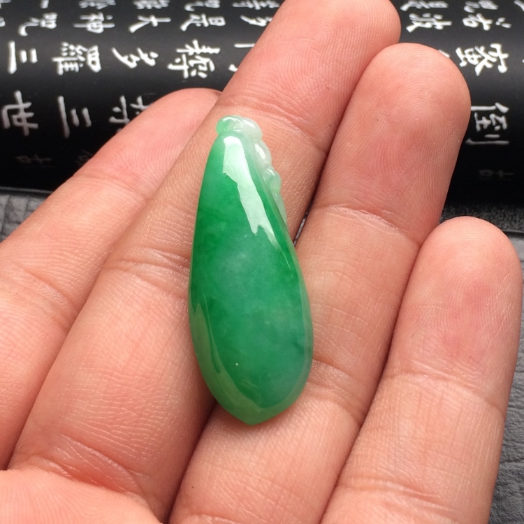 （超值推荐）糯冰种飘翠福瓜挂件