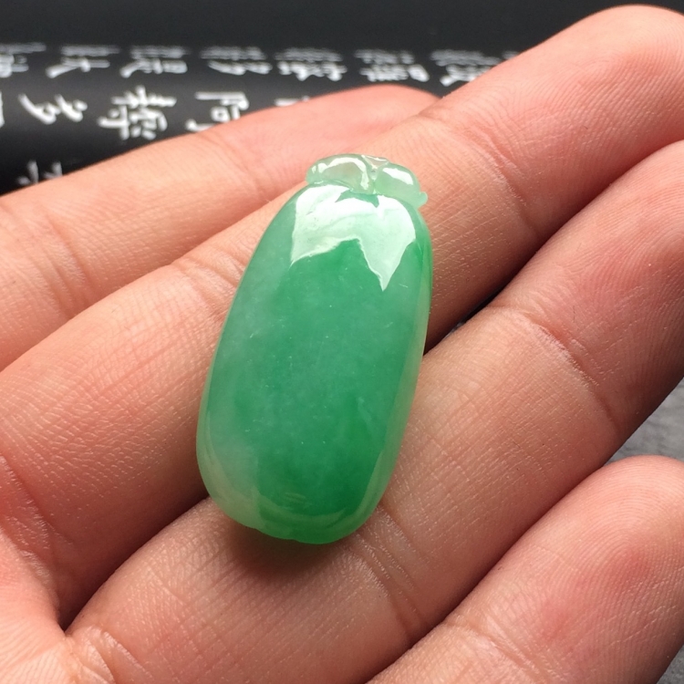 （超值推荐）糯冰种绿晴水福瓜挂件