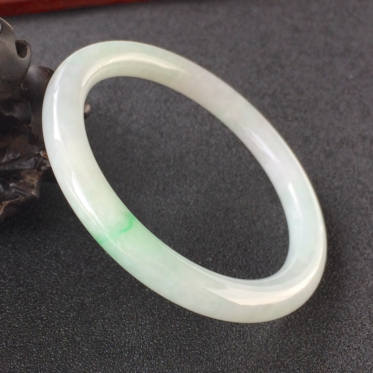 (超值推荐)糯冰种飘翠圆条手镯(52mm)