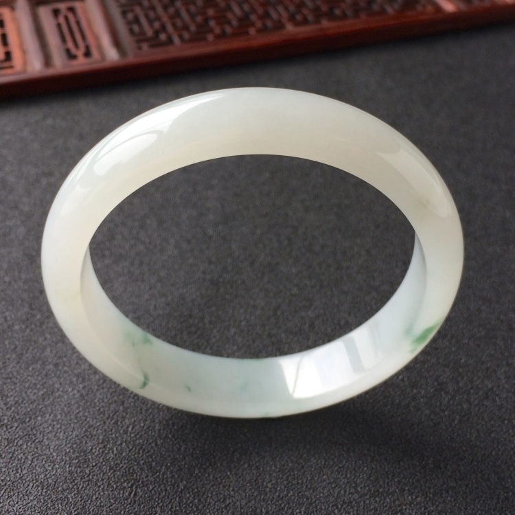(超值推荐)糯冰种飘花手镯(58.2mm)