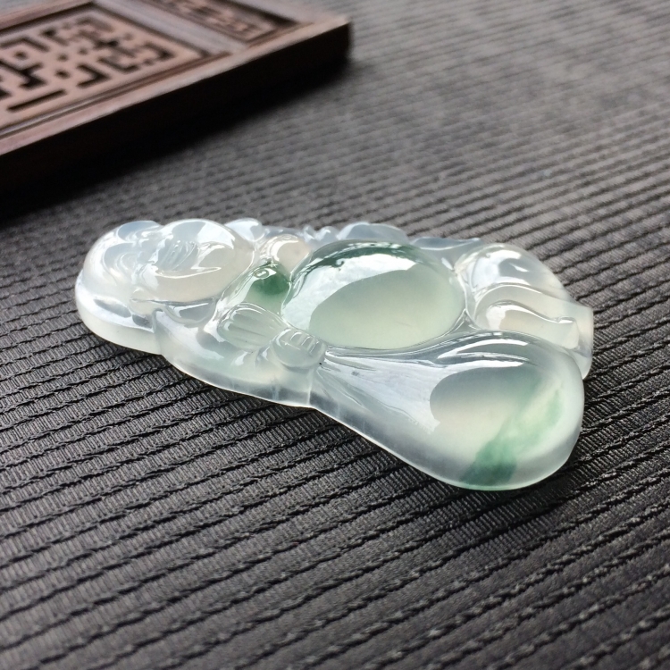 (超值推荐)冰种飘绿花布袋佛挂件