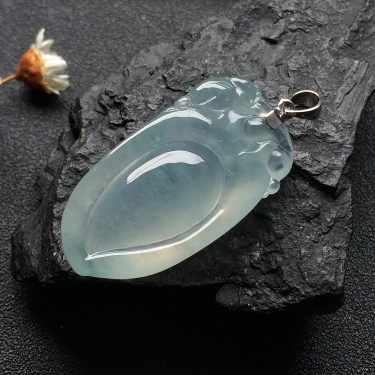 （超值推荐）冰种晴水略飘花福瓜挂件（金扣）