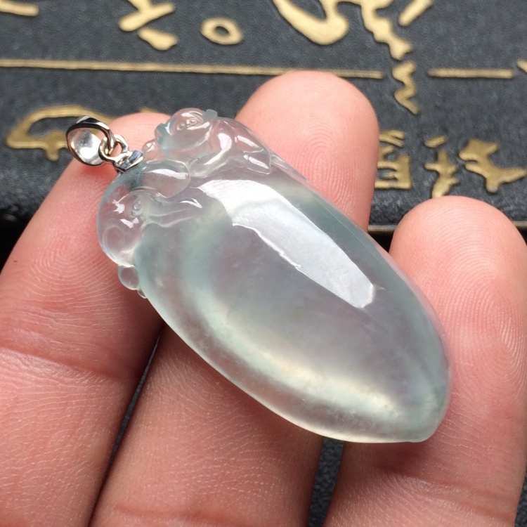 （超值推荐）冰种晴水略飘花福瓜挂件（金扣）