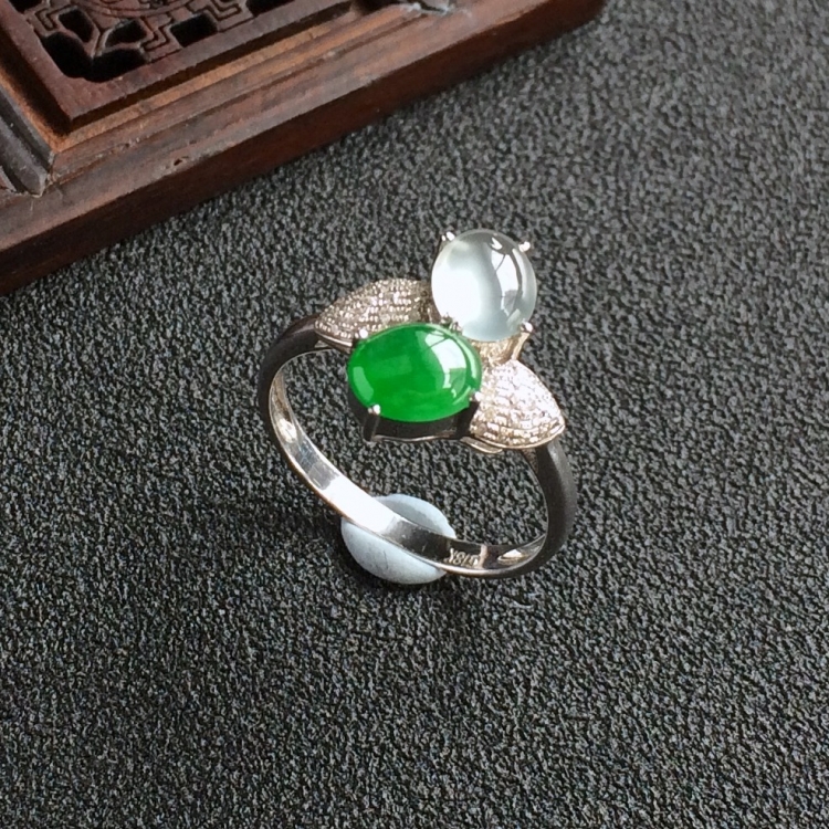 (超值推荐)冰种无色/阳绿镶白金钻石戒指