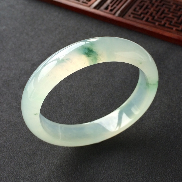 (超值推荐)冰种飘花手镯(56.7mm)