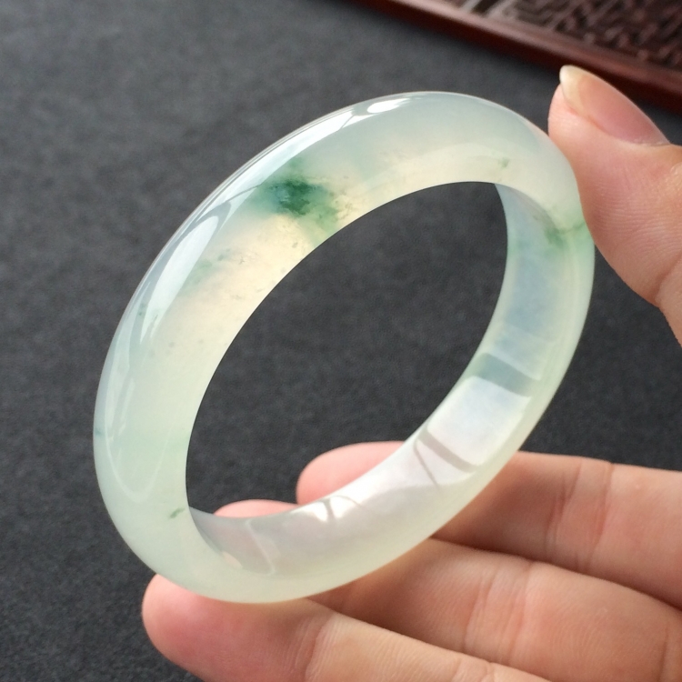 (超值推荐)冰种飘花手镯(56.7mm)