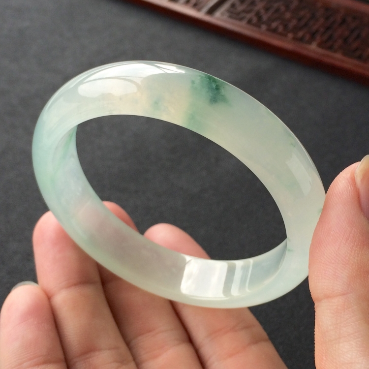 (超值推荐)冰种飘花手镯(56.7mm)