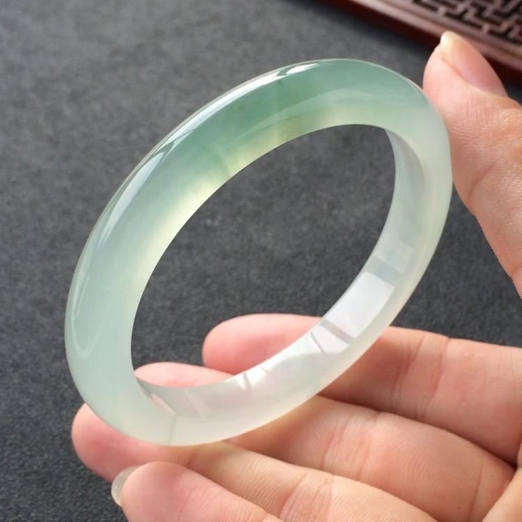 (超值推荐)冰种晴水飘花手镯(55.6mm)