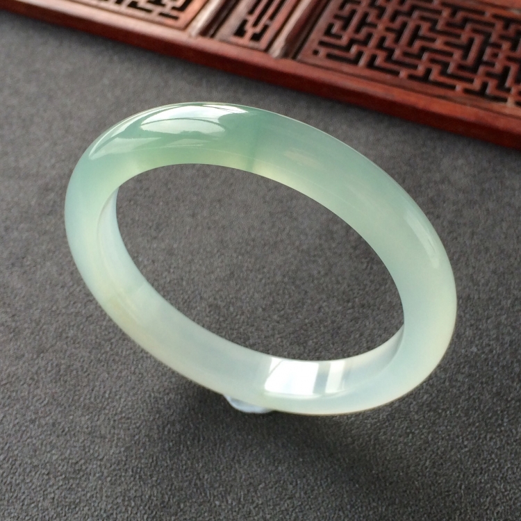 (超值推荐)冰种晴水飘花手镯(55.6mm)