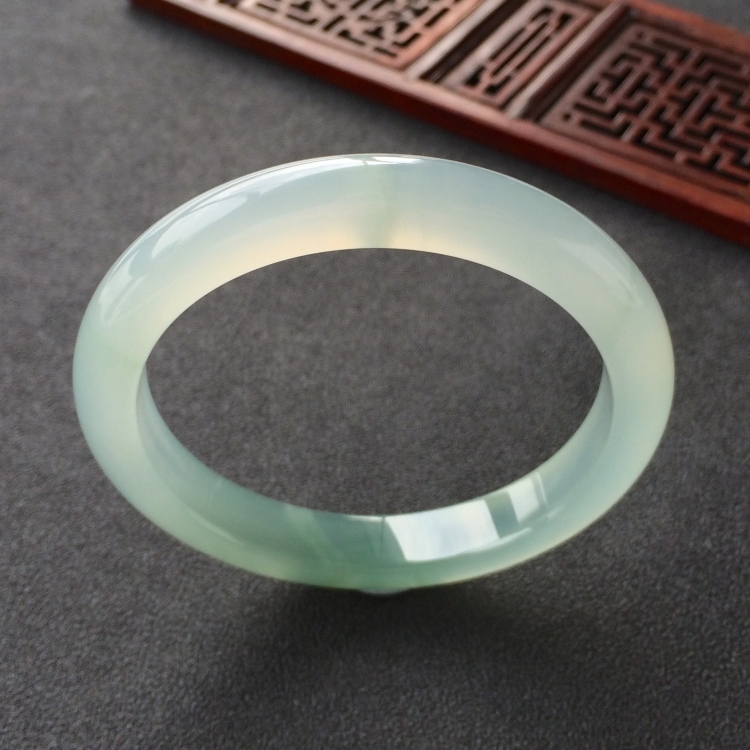 (超值推荐)冰种晴水飘花手镯(55.6mm)