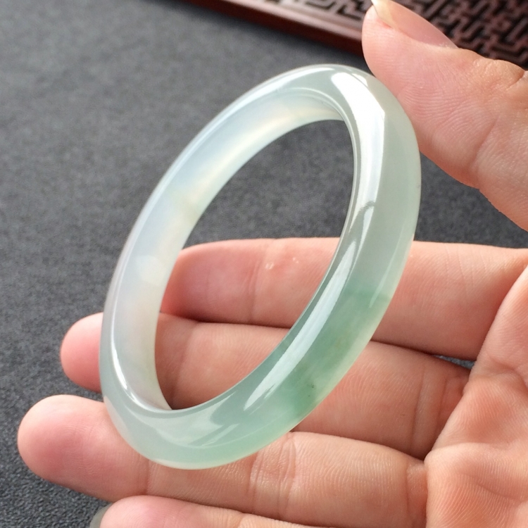 (超值推荐)冰种晴水飘花手镯(55.6mm)