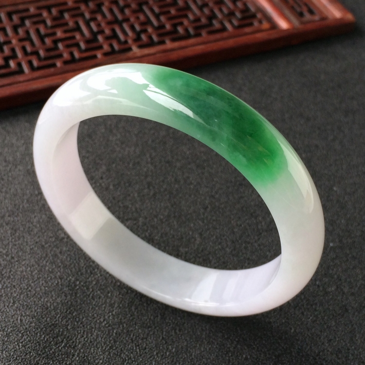 (超值推荐)糯冰种飘翠手镯(56.5mm)