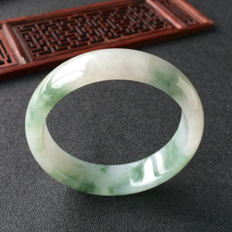 (超值推荐)糯冰种飘花手镯(58.7mm)