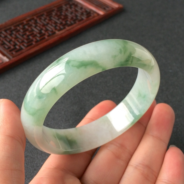 (超值推荐)糯冰种飘花手镯(58.7mm)