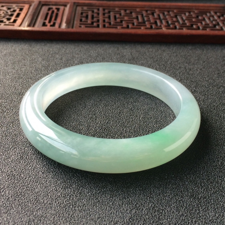(超值推荐)冰种晴水略飘花手镯(56mm)