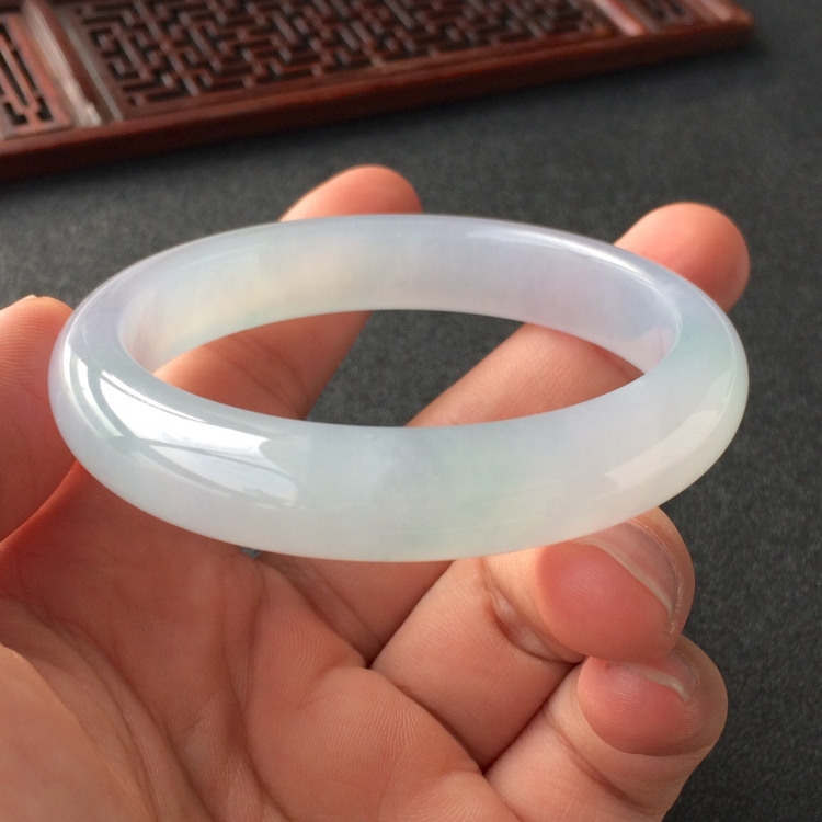 (超值推荐)糯冰种晴水手镯(54.8mm)