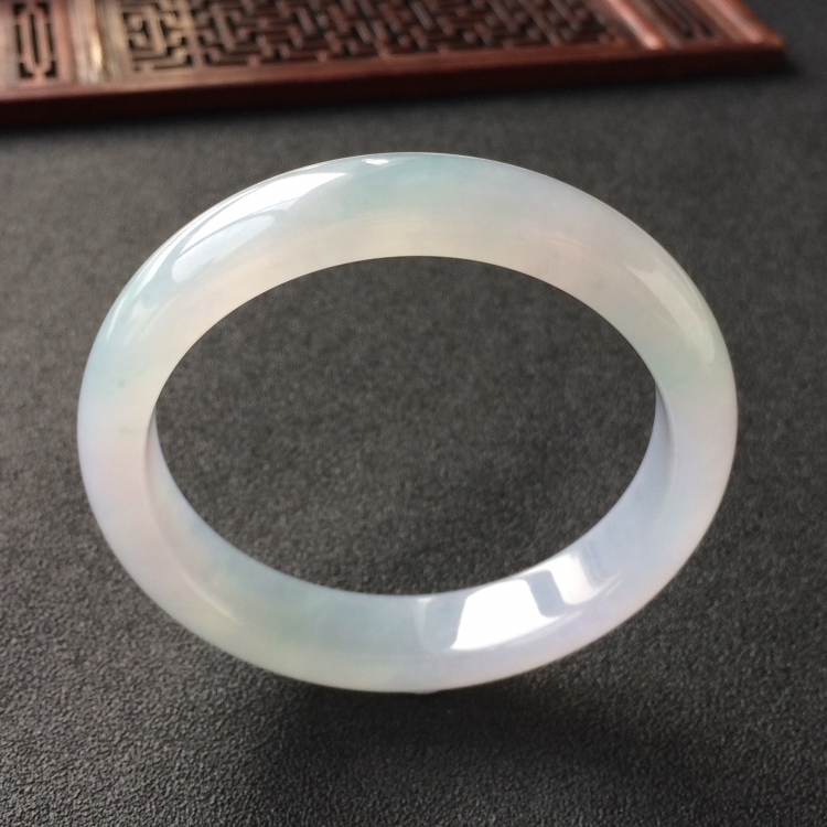 (超值推荐)糯冰种晴水手镯(54.8mm)