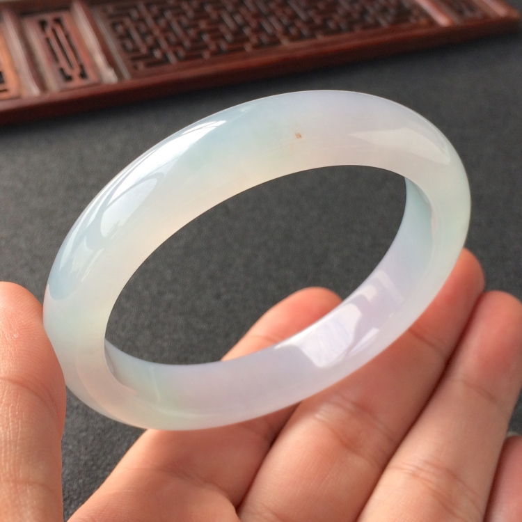 (超值推荐)糯冰种晴水手镯(54.8mm)