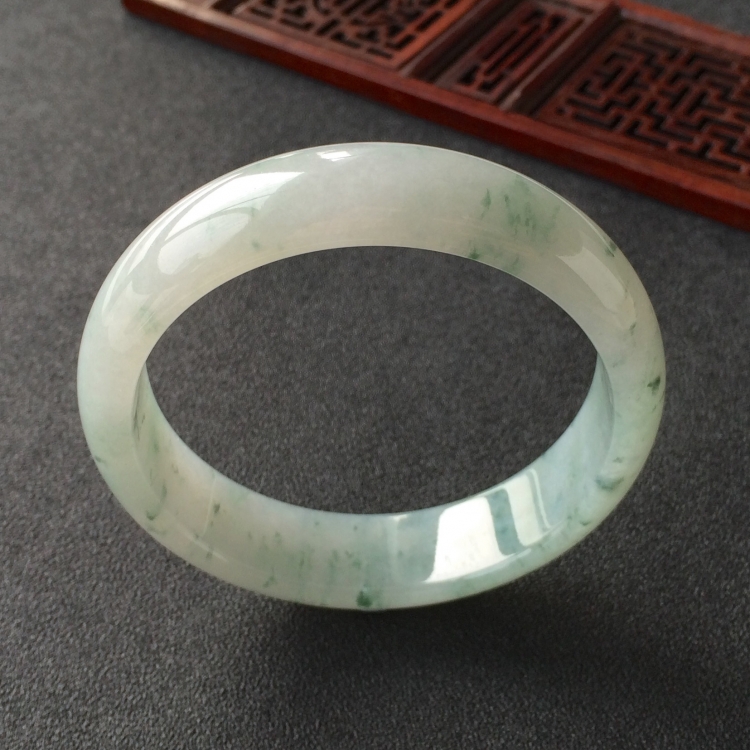 (超值推荐)糯冰种飘花手镯(57.6mm)