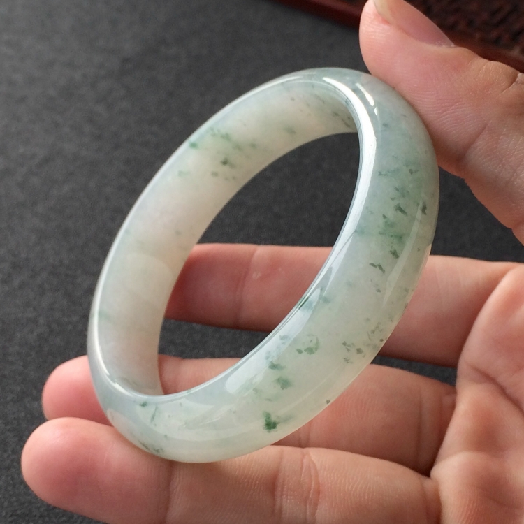 (超值推荐)糯冰种飘花手镯(57.6mm)