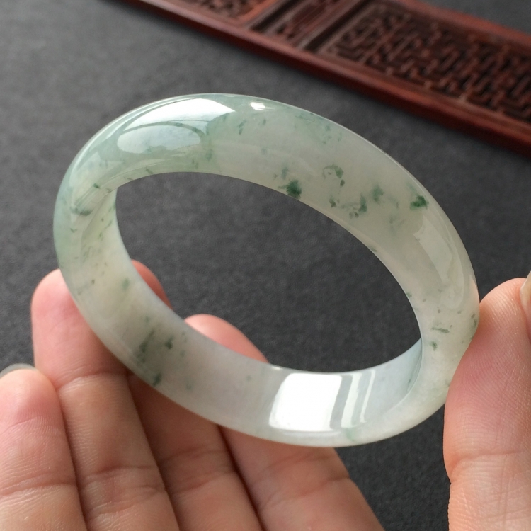 (超值推荐)糯冰种飘花手镯(57.6mm)