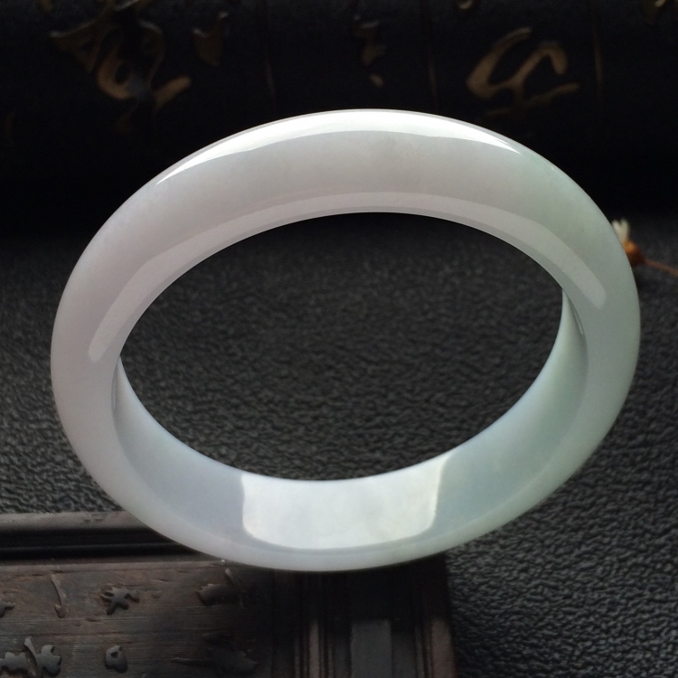 （超值推荐）糯冰种淡晴水手镯（53.3mm）