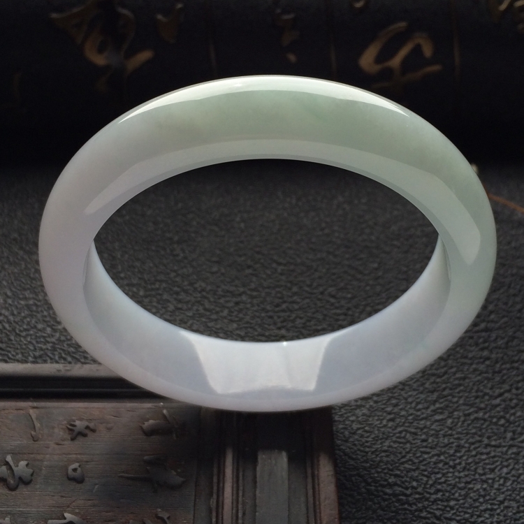 （超值推荐）糯冰种淡晴水手镯（53.3mm）