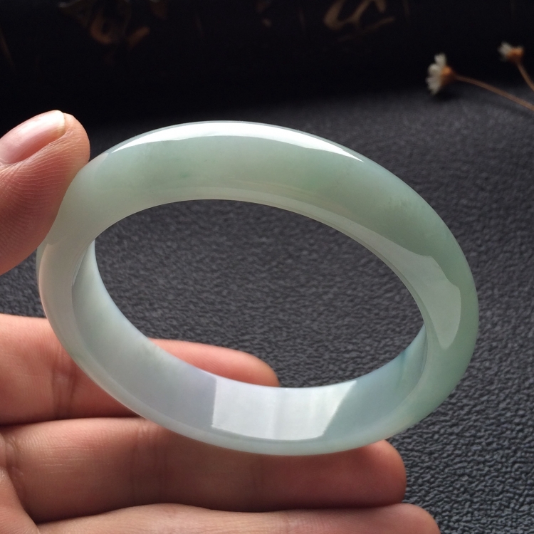 （超值推荐）糯冰种晴水手镯（54.5mm）