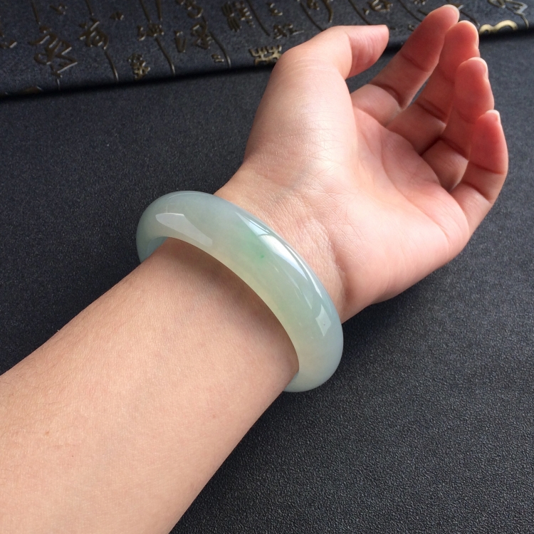 (超值推荐)冰种晴水略飘花手镯(58.3mm)