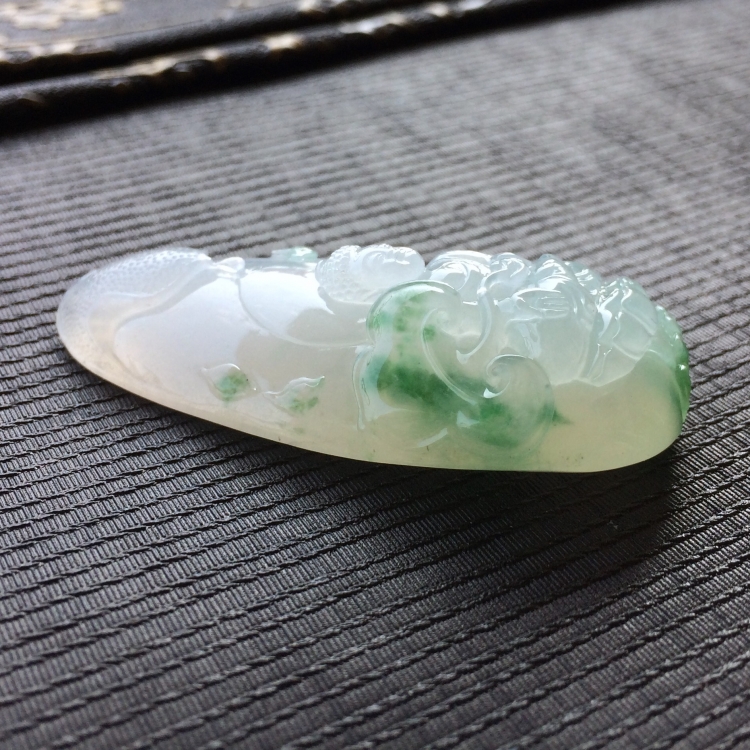 (超值推荐)糯冰种飘绿花释迦牟尼挂件
