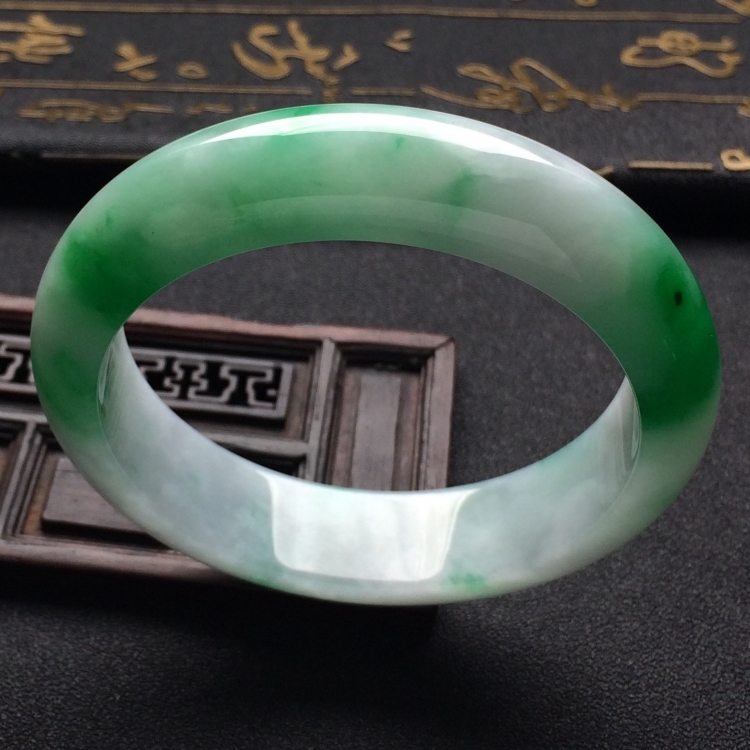 （超值推荐）糯冰种飘翠手镯（55.2mm）