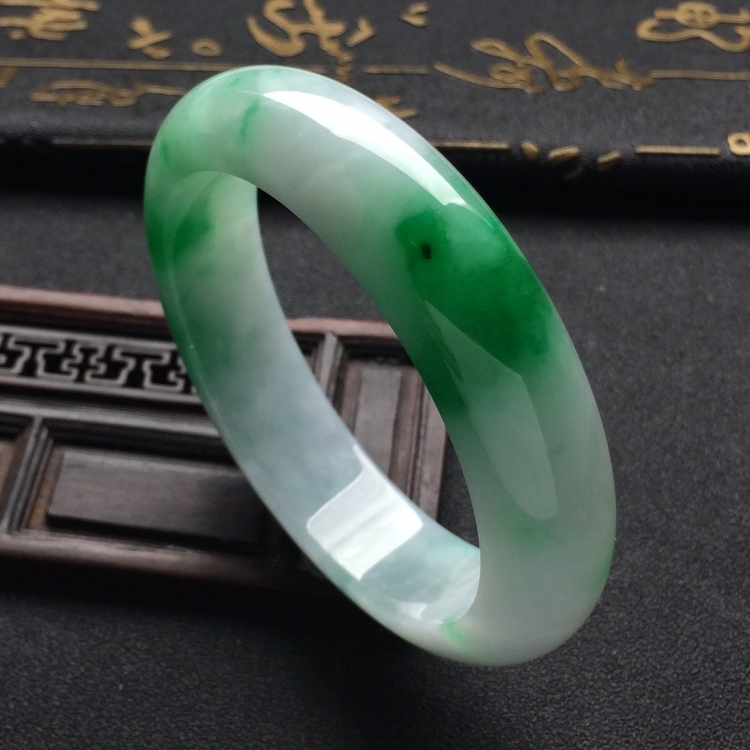 （超值推荐）糯冰种飘翠手镯（55.2mm）