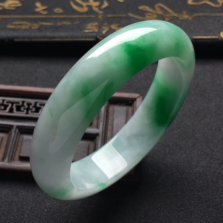 （超值推荐）糯冰种飘翠手镯（55.2mm）