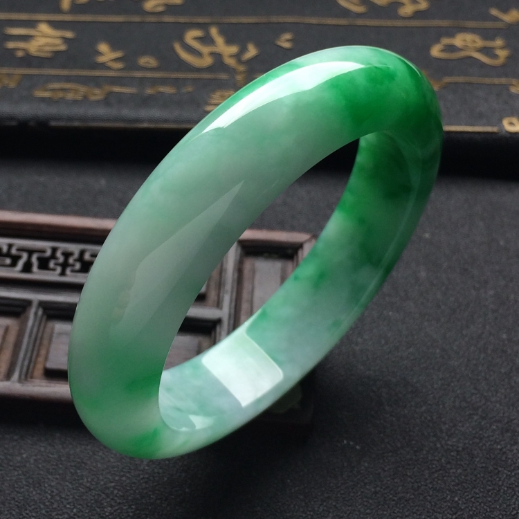（超值推荐）糯冰种飘翠手镯（57mm）