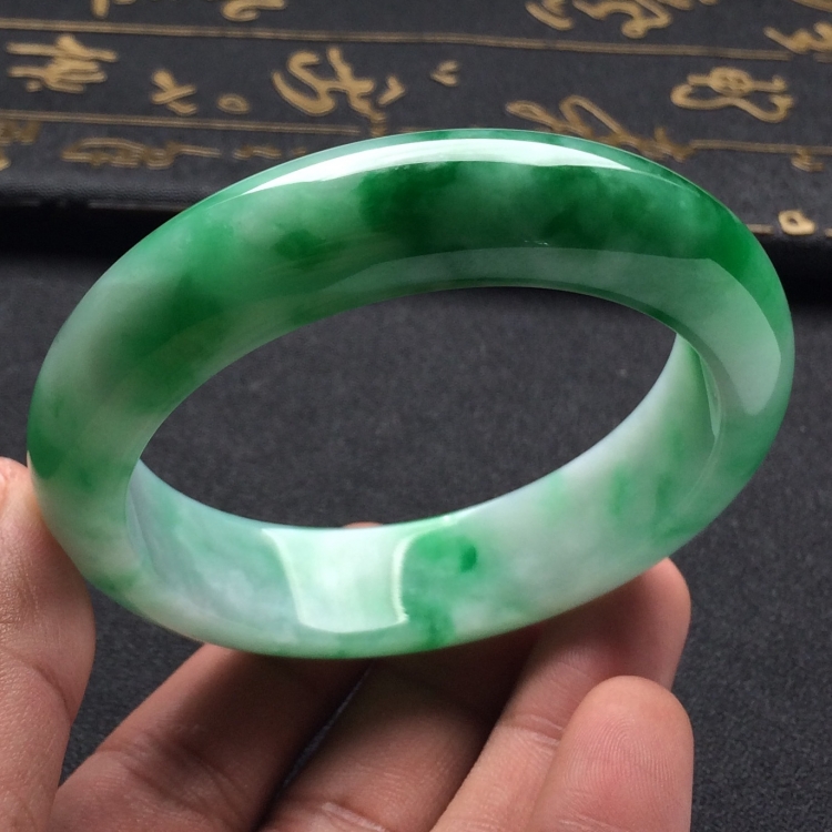 （超值推荐）糯冰种飘翠手镯（57mm）