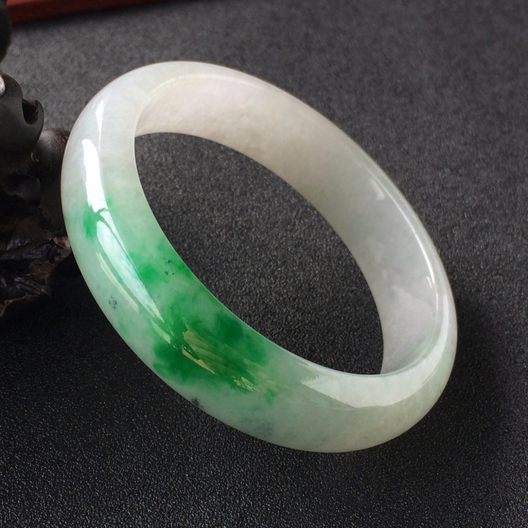 (超值推荐)糯冰种飘翠手镯(56.5mm)