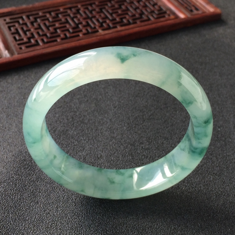 (超值推荐)冰种飘花手镯(57.3mm)