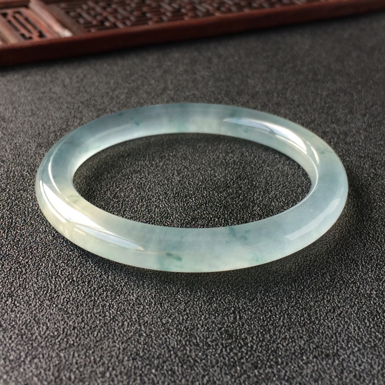 (超值推荐)冰种飘花圆条手镯(52.3mm)