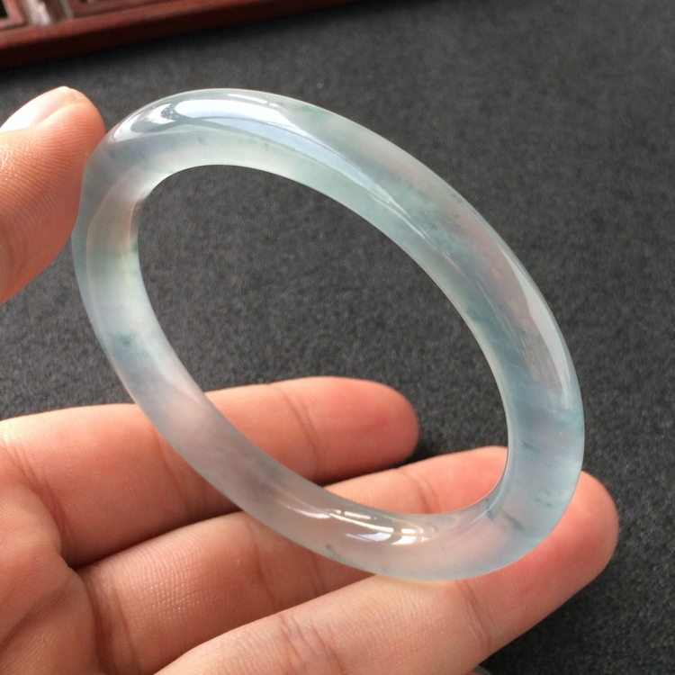 (超值推荐)冰种飘花圆条手镯(52.3mm)