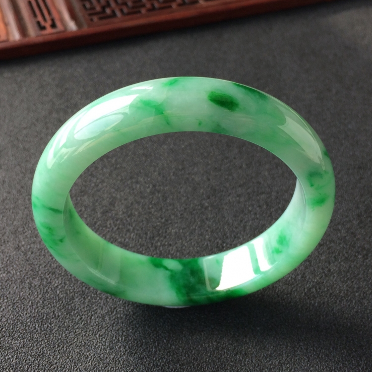 (超值推荐)糯冰种飘翠手镯(56.7mm)