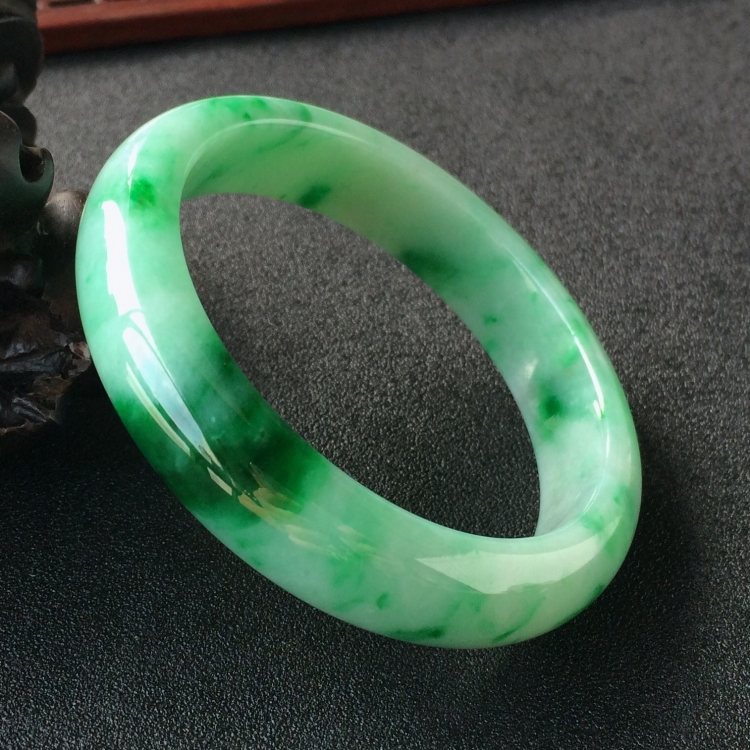 (超值推荐)糯冰种飘翠手镯(56.7mm)
